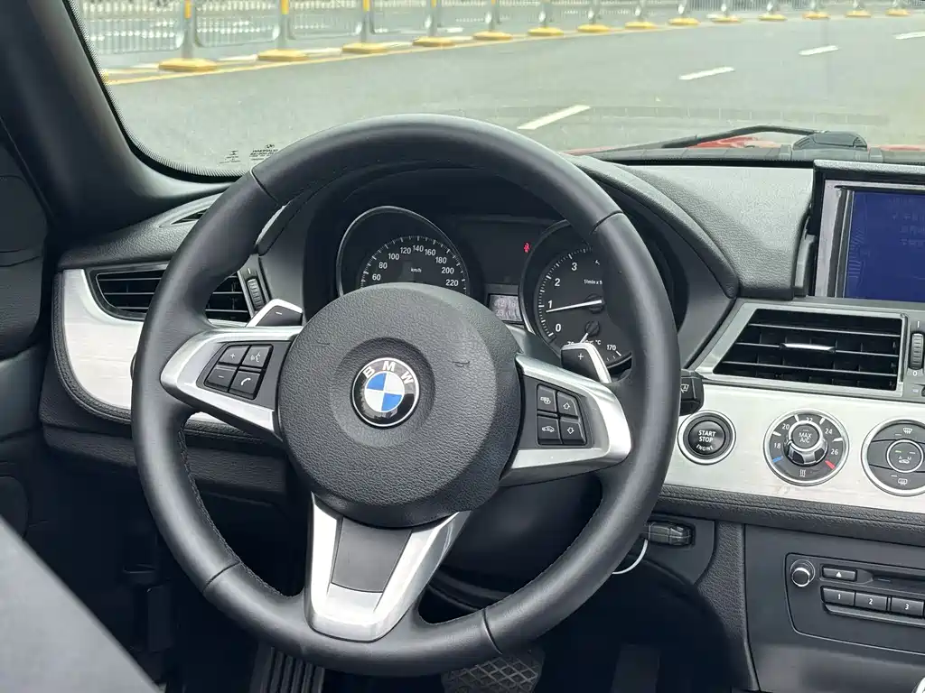 BMW Z4 2013 sDrive20i Leading Edition