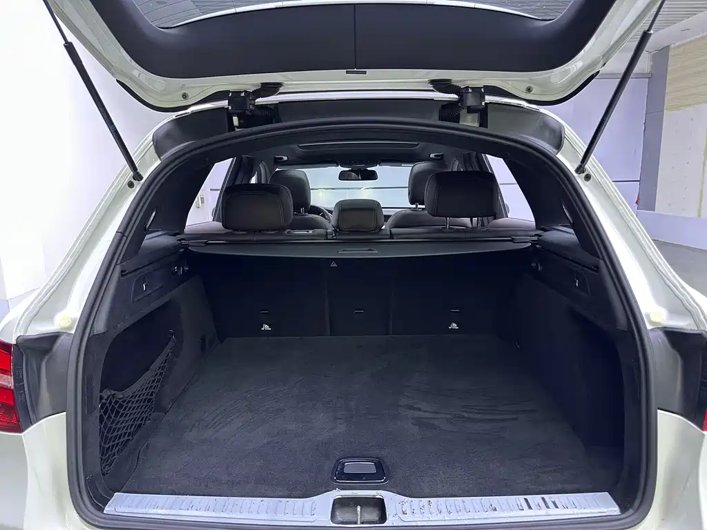 Mercedes-Benz GLC 2017 260 4MATIC Dynamic Edition