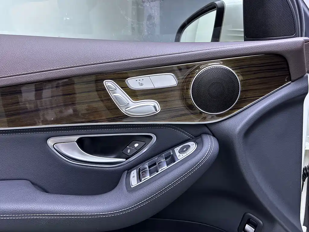 Mercedes-Benz GLC 2017 260 4MATIC Dynamic Edition