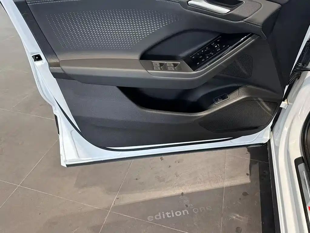 Audi Q6L e-tron 2026 Launch Navigator Edition