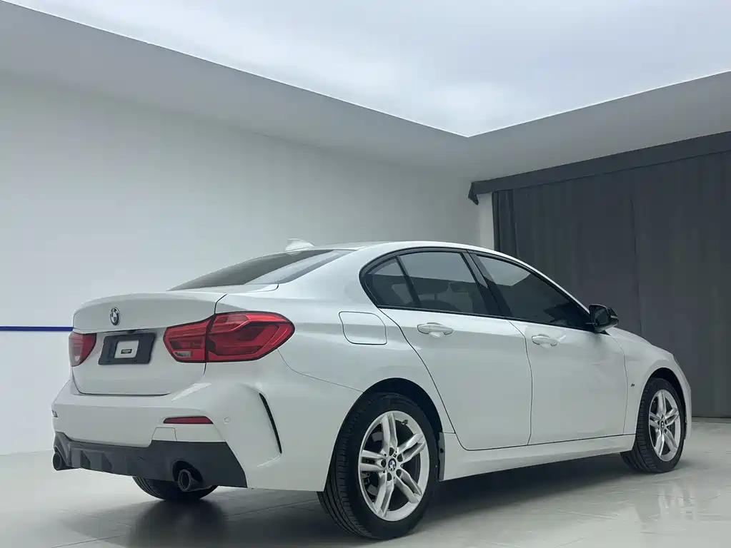 BMW 1 Series 2021 120i M Sport Shadow Edition
