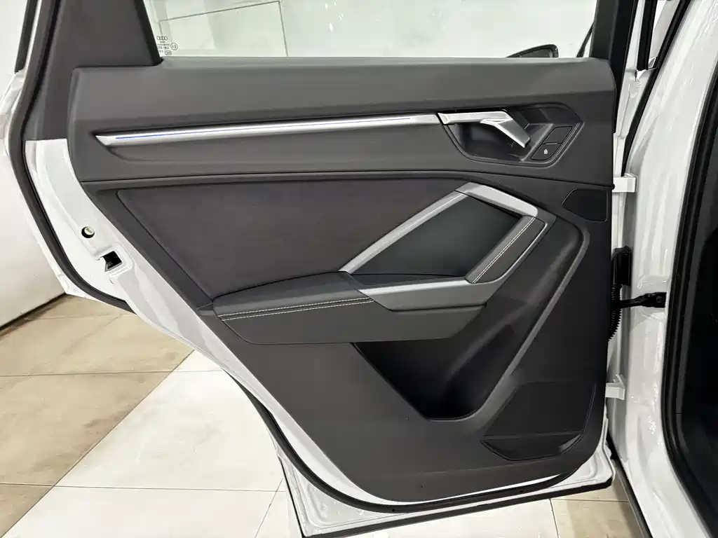 Audi Q3 2024 40 TFSI Fashion Dynamic Edition