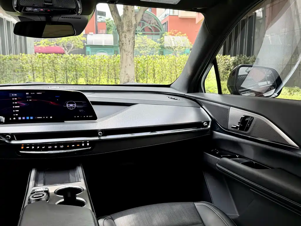 Cadillac XT5 2025 2.0T Luxury