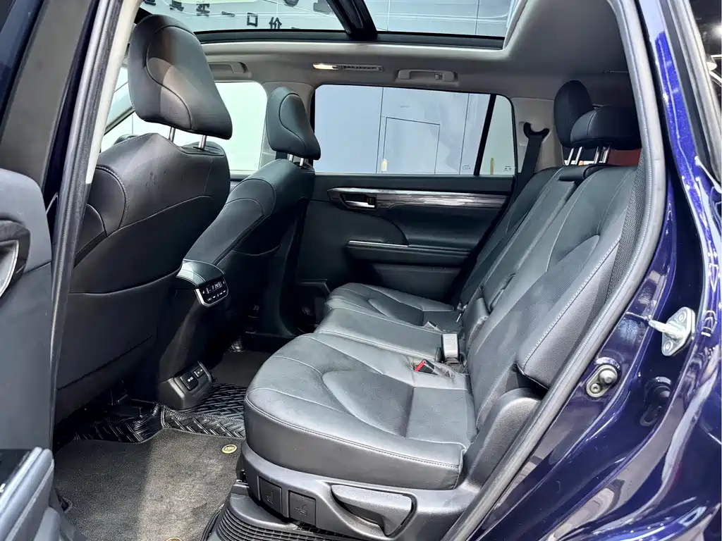 Highlander 2022 Hybrid 2.5L AWD Premium 7-Seater