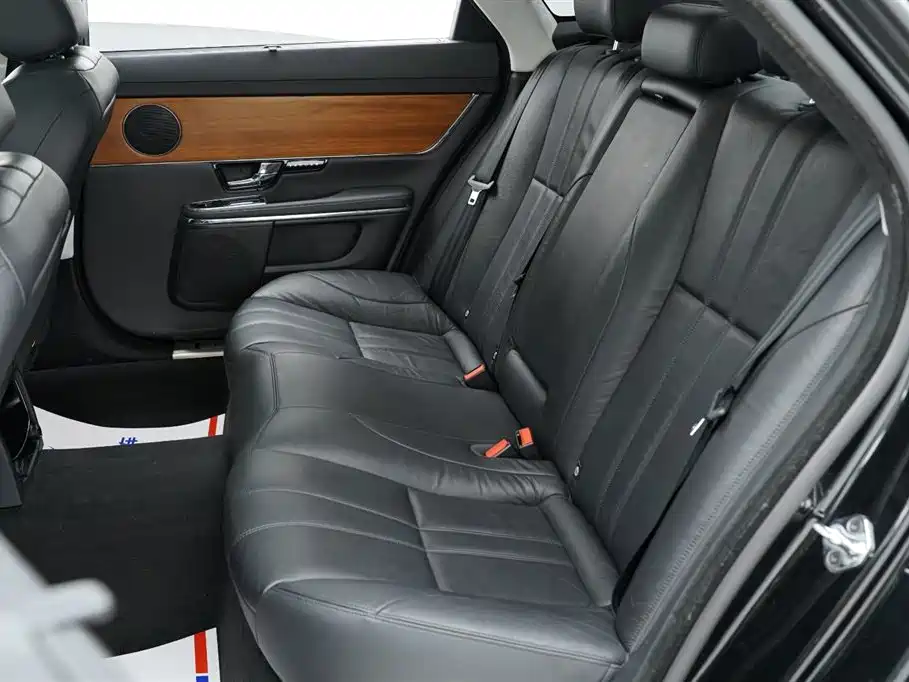 Jaguar XJ 2013 XJL 2.0T Elegant Business Edition