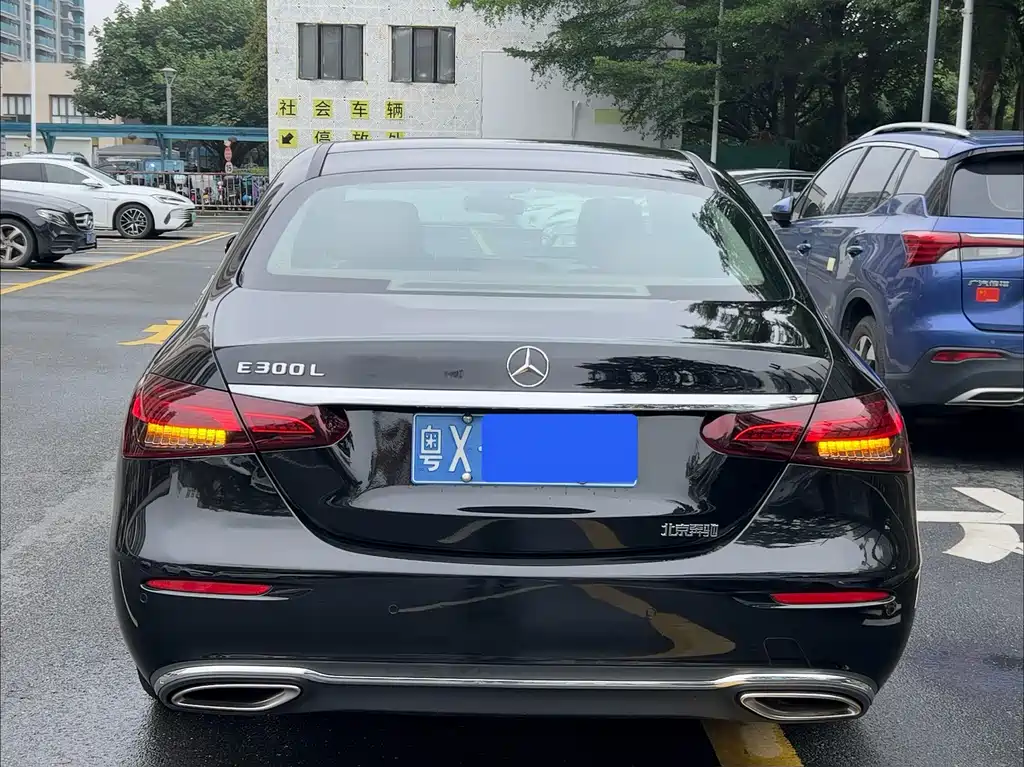 Mercedes-Benz E-Class 2022 E 260 L