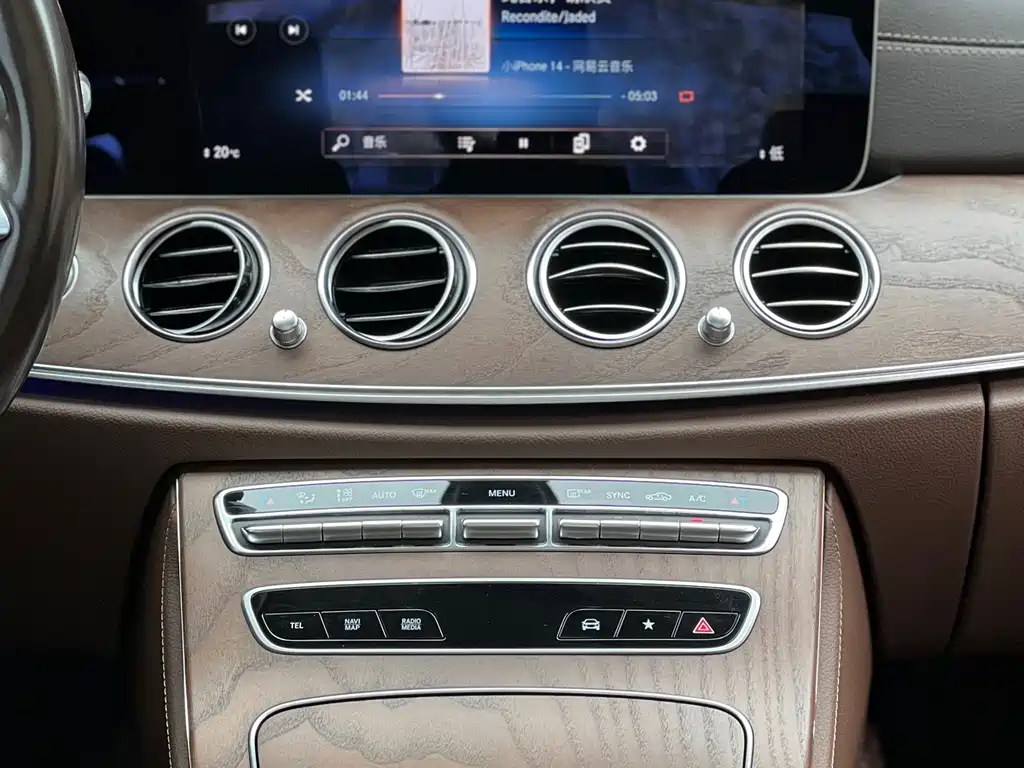 Mercedes-Benz E-Class 2022 E 260 L