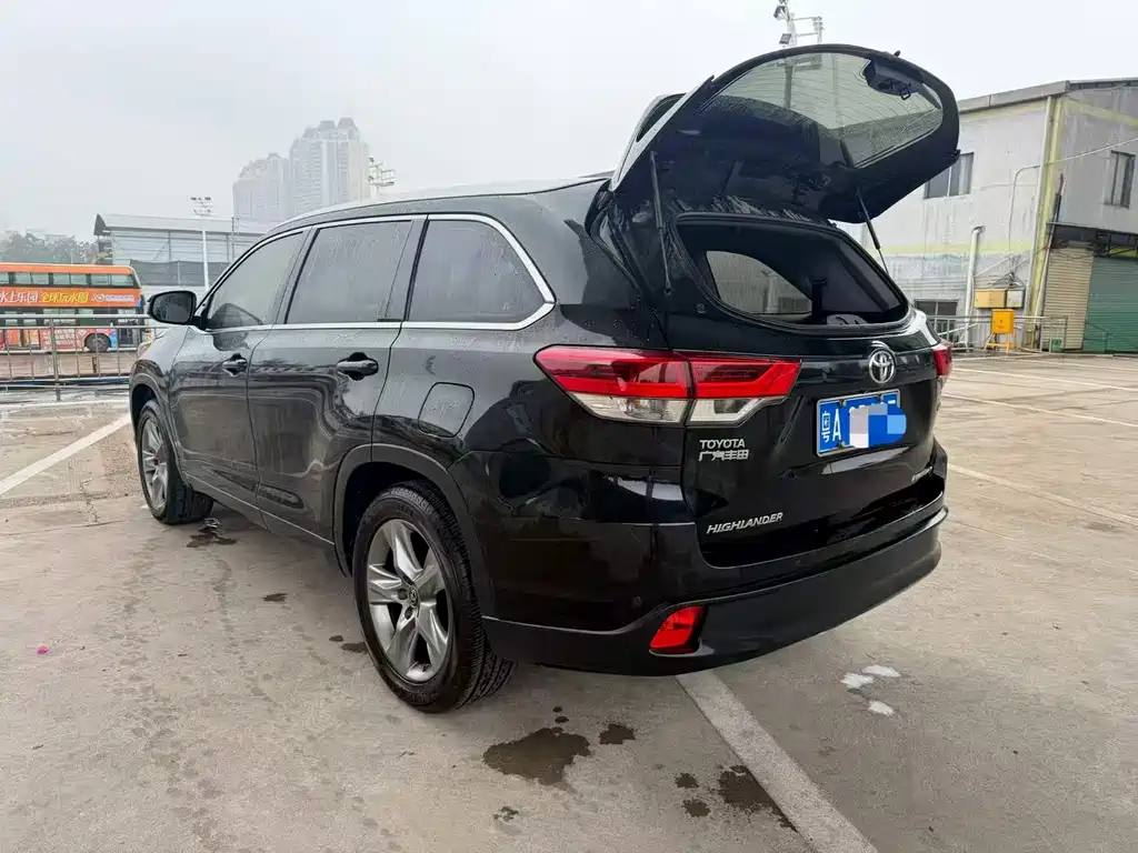 Toyota Highlander 2018 2.0T AWD Supreme Edition 7-Seater China V