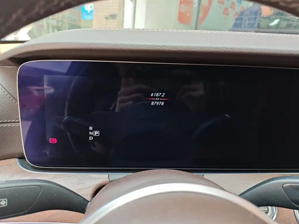 Mercedes-Benz E-Class 2019 E 300 L Fashion