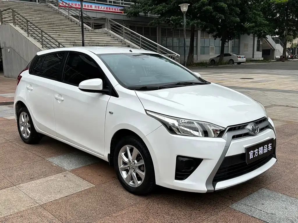 YARiS L 2015 1.5E Automatic Meidong Edition
