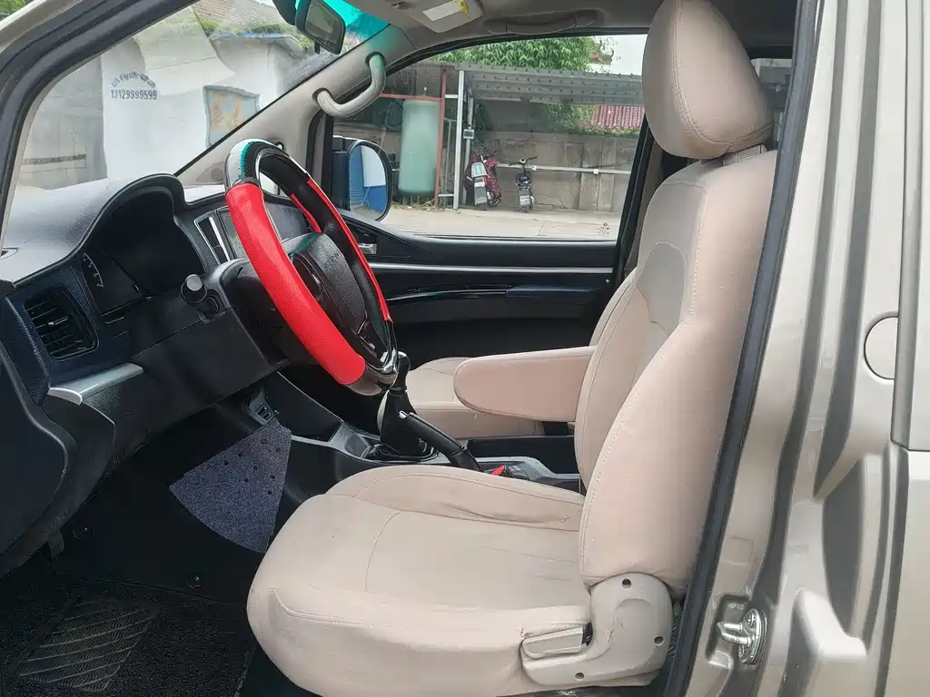 Dongfeng Lingzhi 2022 M5 1.6L Utility 5-seater