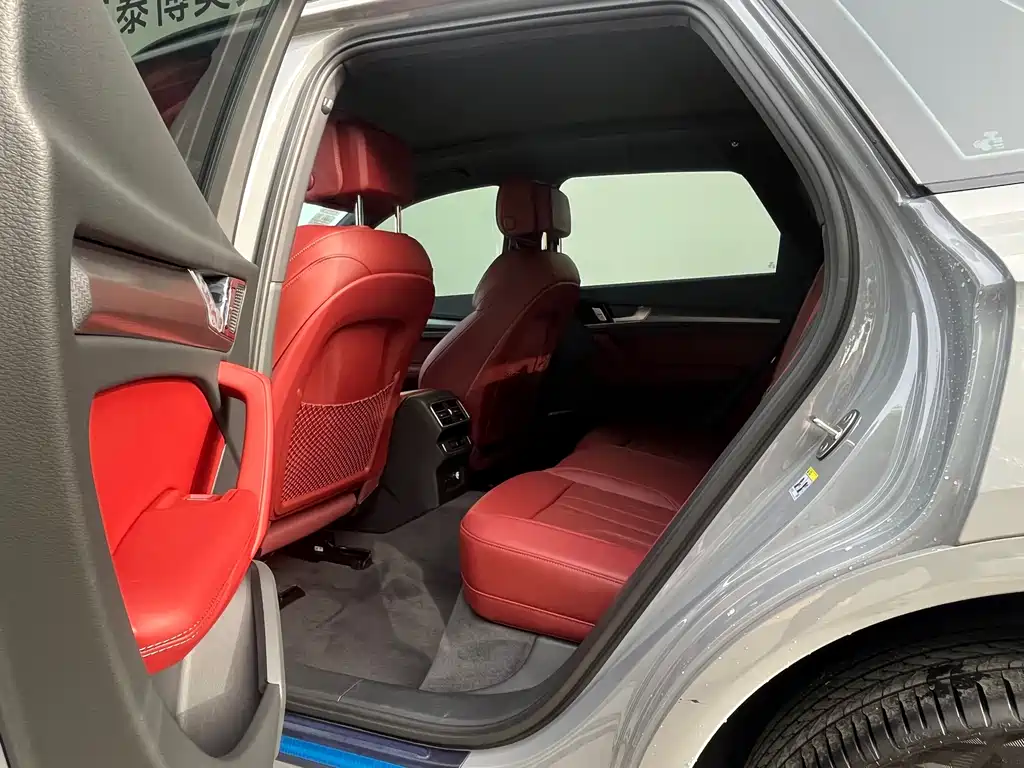 Audi Q5L 2025 45 TFSI Luxury Dynamic Edition