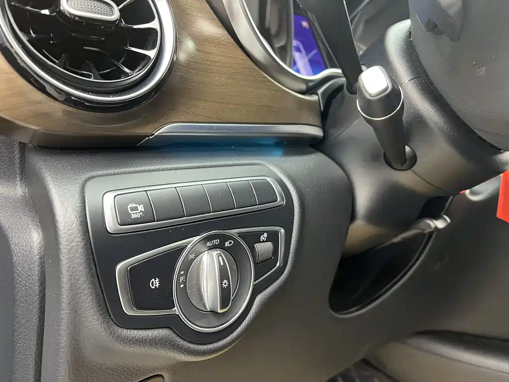 Mercedes-Benz V-Class 2022 V 260 Luxury Edition