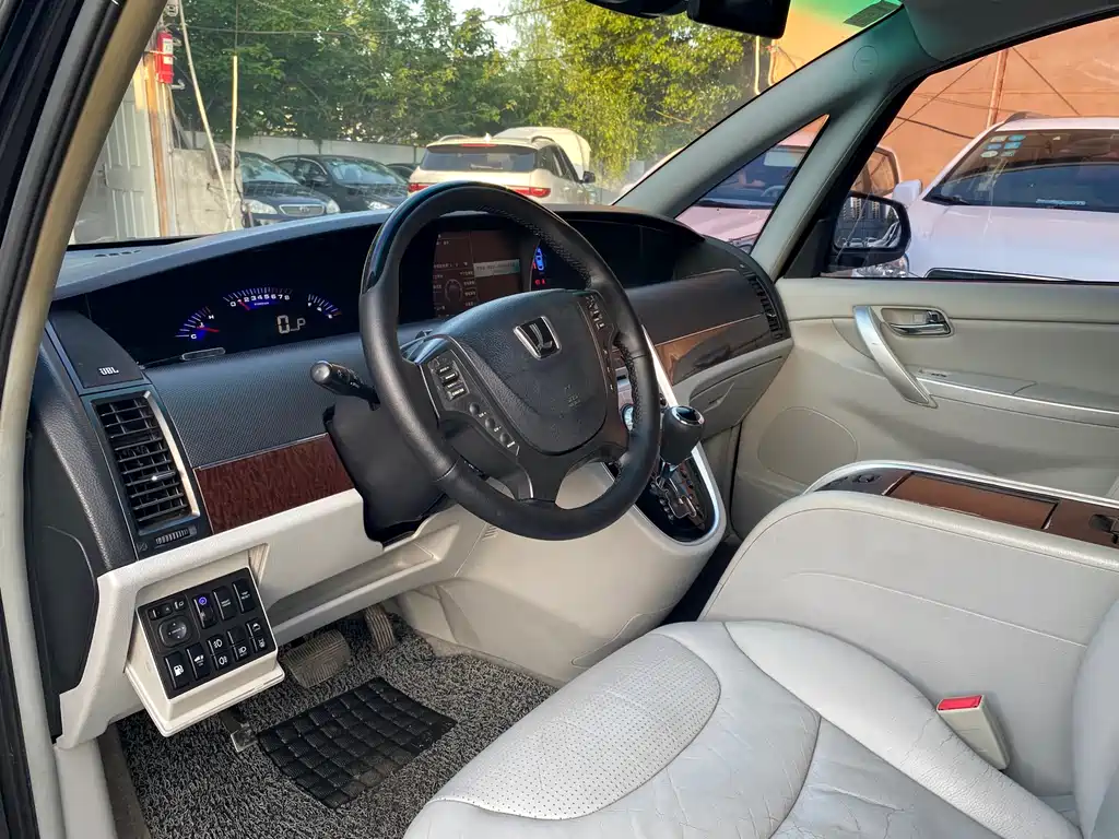 Master CEO 2013 2.2T Executive Edition