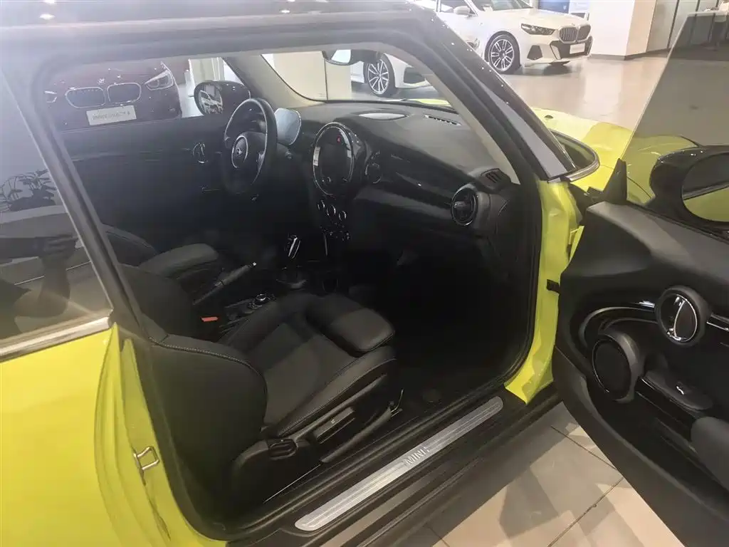 MINI Cooper Artist 2023