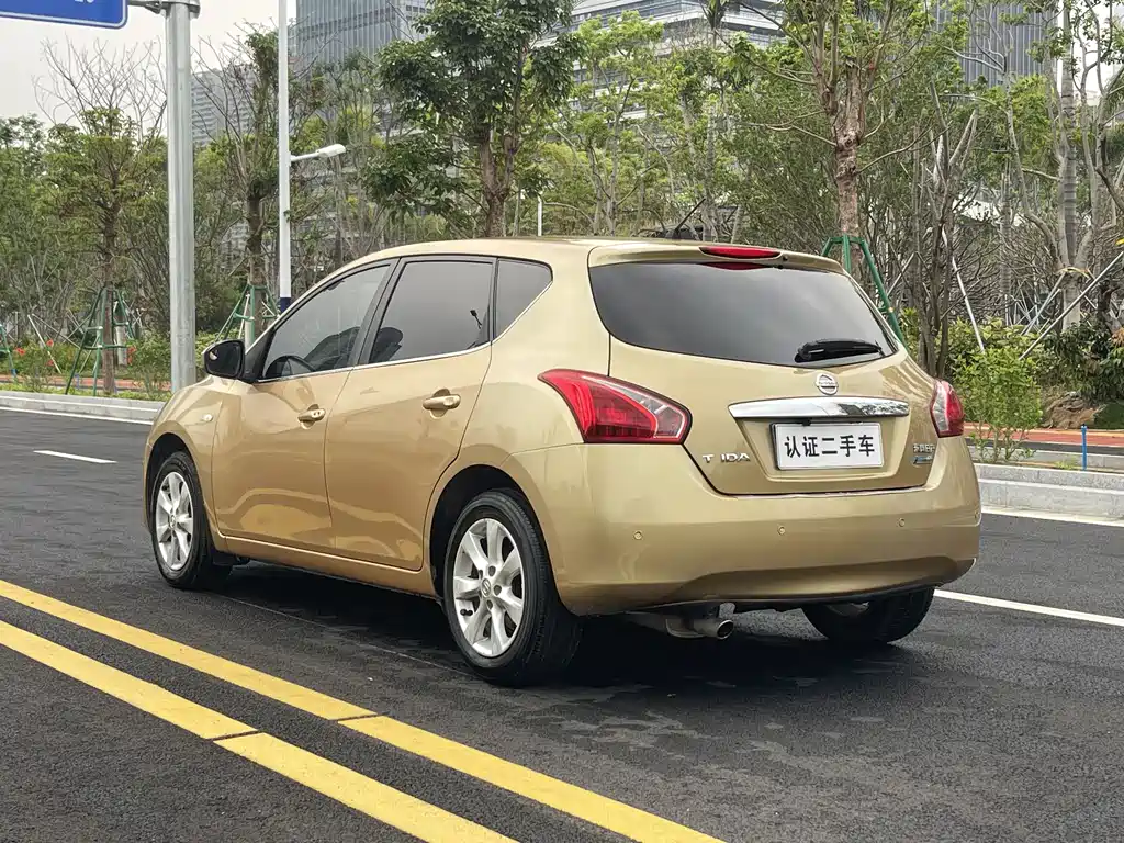 Nissan Tiida 2011 1.6L CVT Intelligent Edition