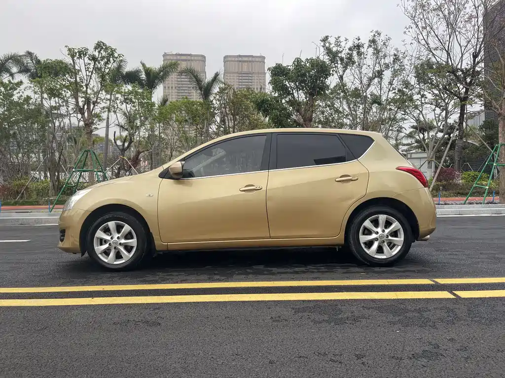 Nissan Tiida 2011 1.6L CVT Intelligent Edition