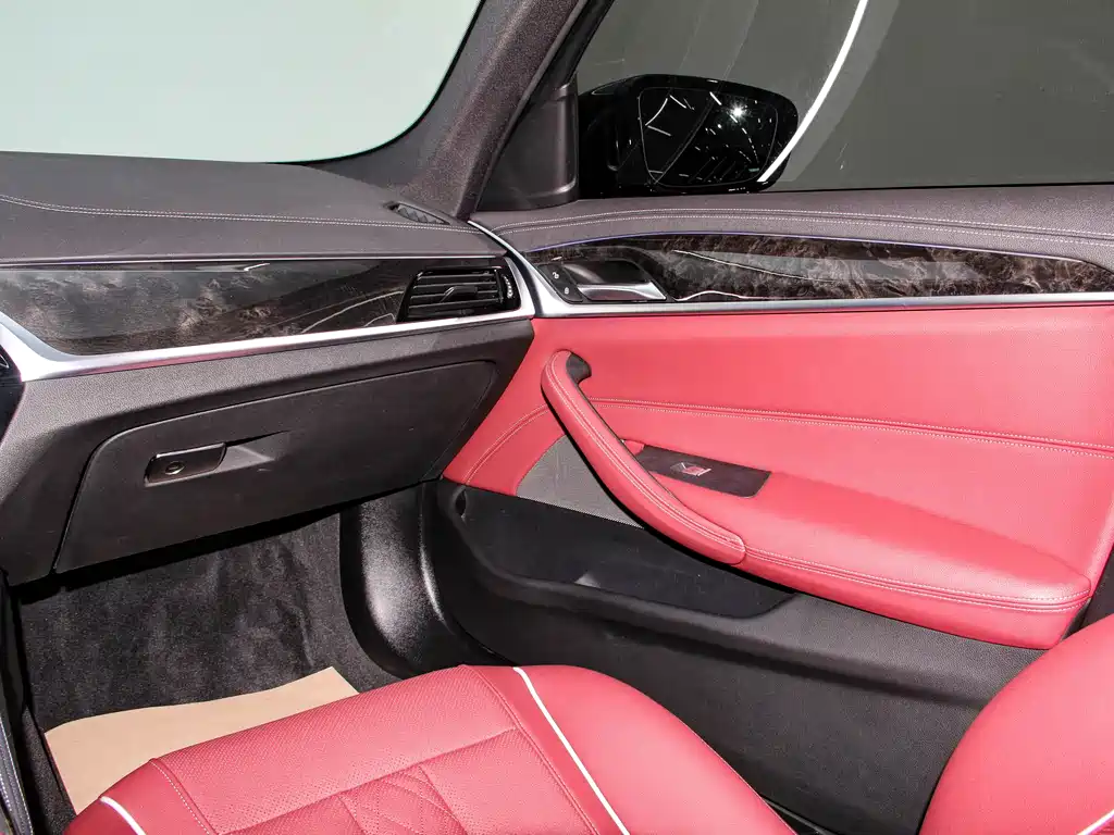 BMW 5 Series 2022 Facelift II 525Li M Sport Package