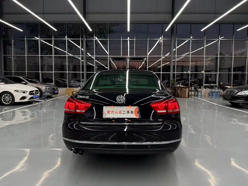 Volkswagen Passat 2011 1.8TSI DSG Yuzun Edition