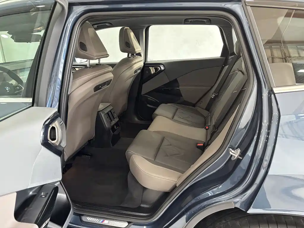 BMW X3 2025 xDrive30L Exclusive M Sport Night Edition