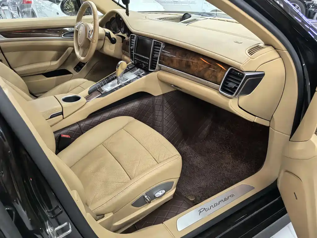 Porsche Panamera 2010 Panamera 4 3.6L