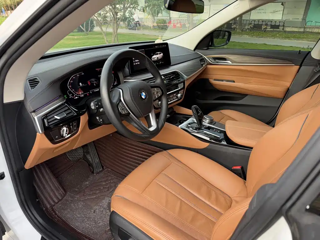 BMW 6 Series GT 2021 630i Luxury Design Package