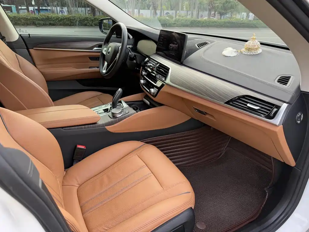 BMW 6 Series GT 2021 630i Luxury Design Package