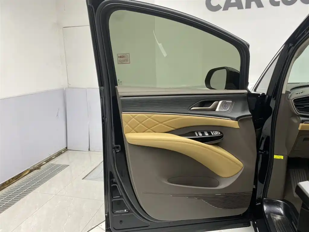 Denza D9 2022 DM-i 970 AWD Zunrong Edition