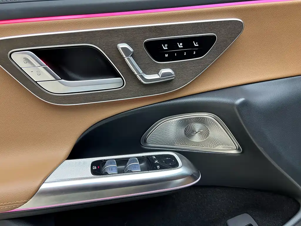 Mercedes-Benz E 300 L Luxury (2024 Facelift)