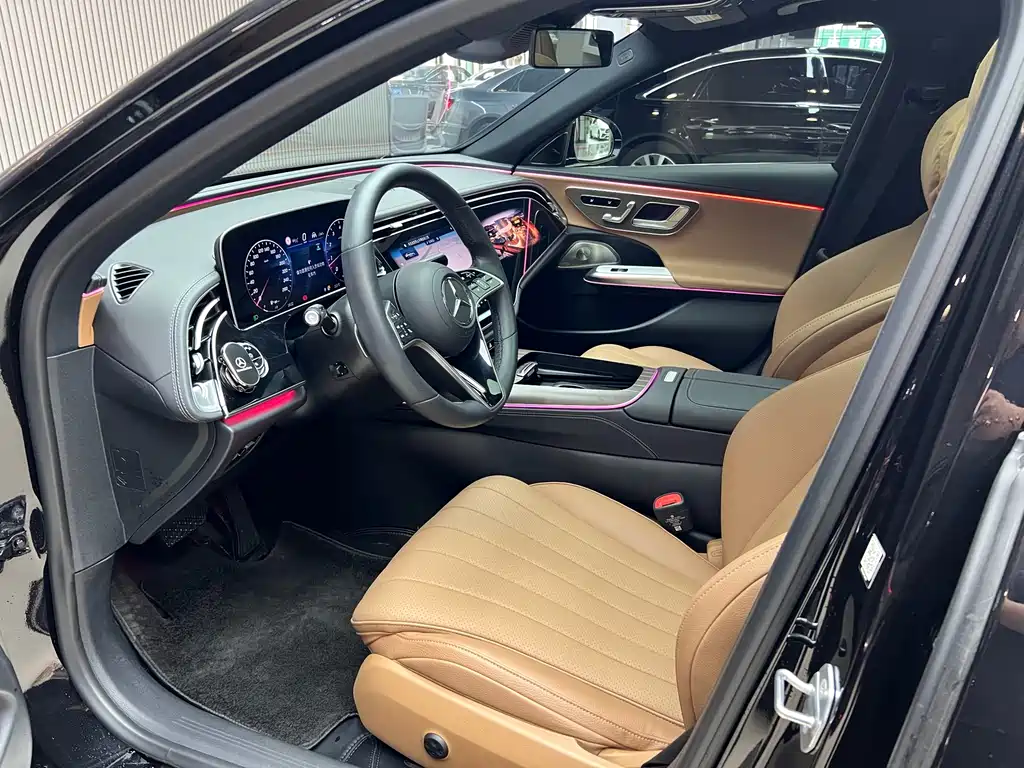 Mercedes-Benz E 300 L Luxury (2024 Facelift)
