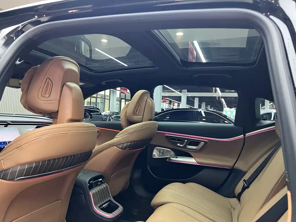 Mercedes-Benz E 300 L Luxury (2024 Facelift)