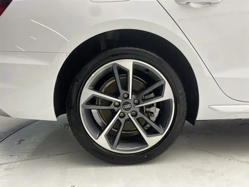 Audi A4L 2024 40 TFSI Fashion Dynamic