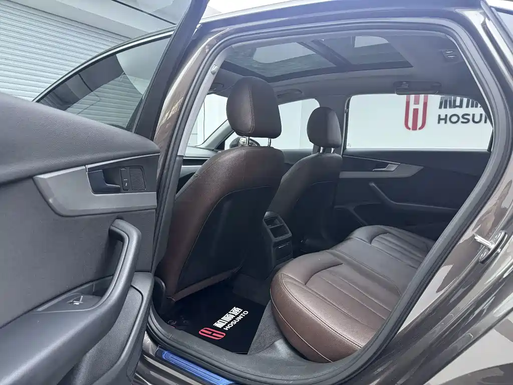 Audi A4L 2018 30th Anniversary Edition 40 TFSI Entry