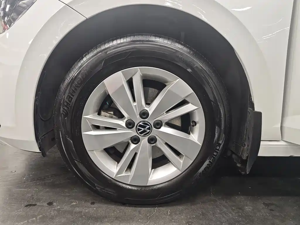 Polo 2023 Facelift Plus 1.5L Automatic Joyful Life Edition