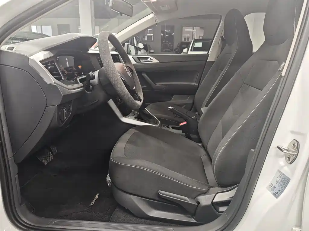 Polo 2023 Facelift Plus 1.5L Automatic Joyful Life Edition