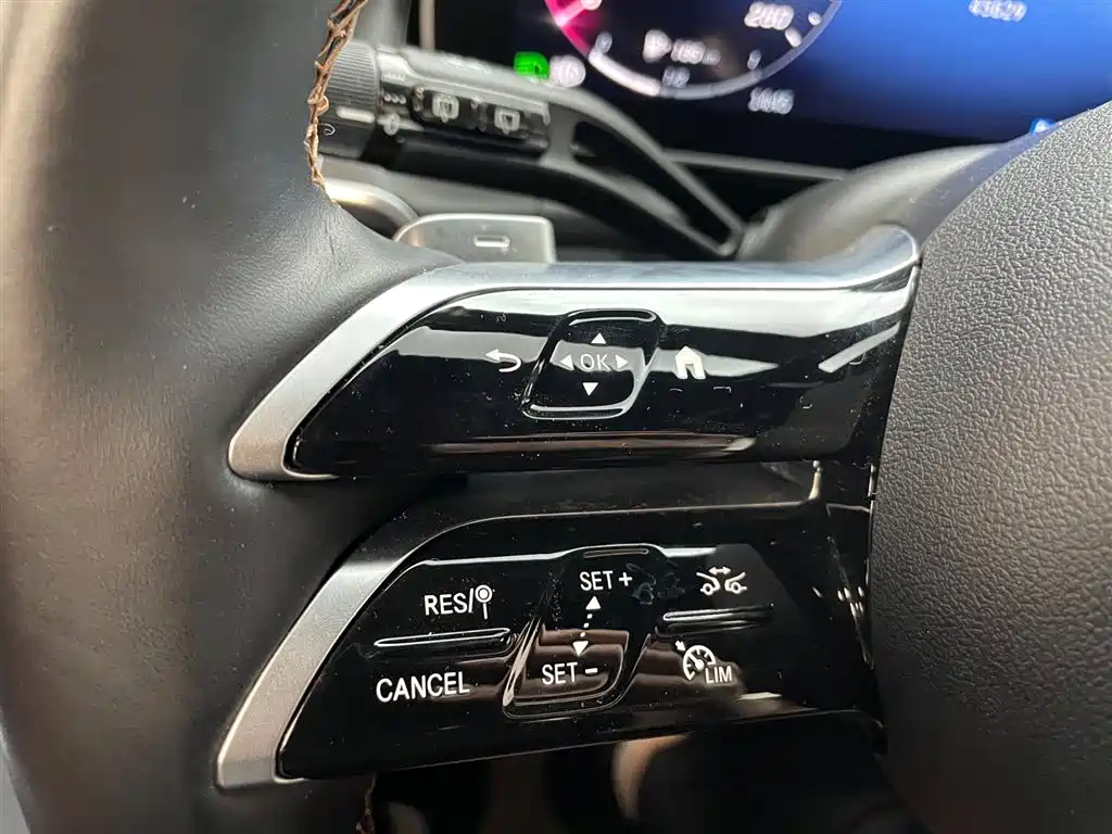 Mercedes-Benz GLC 300 L 4MATIC Dynamic Edition 5-Seater (2023 Facelift)