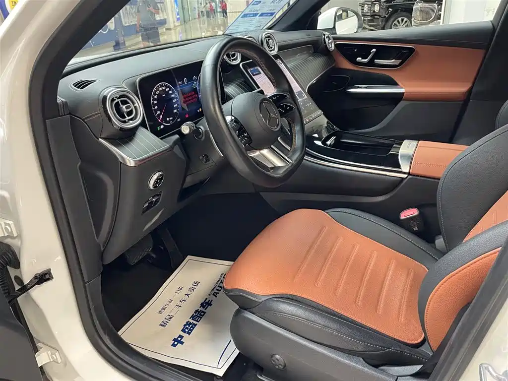 Mercedes-Benz GLC 300 L 4MATIC Dynamic Edition 5-Seater (2023 Facelift)