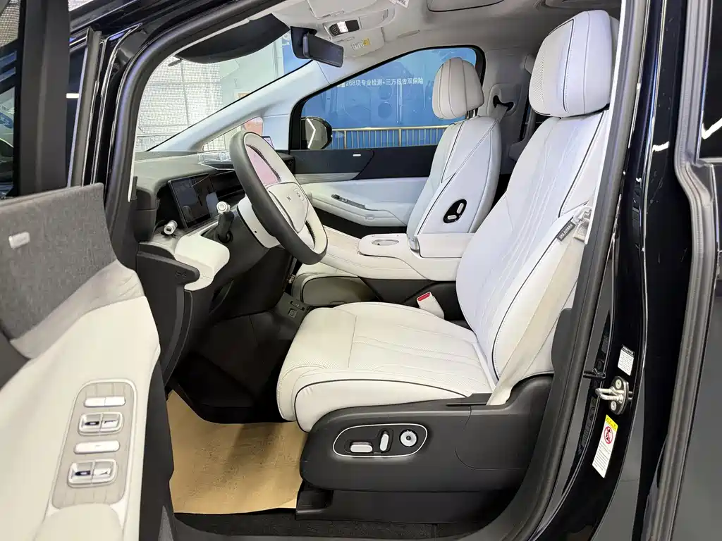 XPeng X9 2024 640 AWD High Performance Max