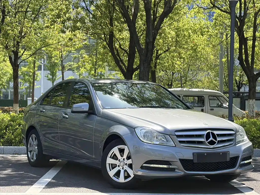 Mercedes-Benz C-Class 2013 C 180 Classic Grand Edition