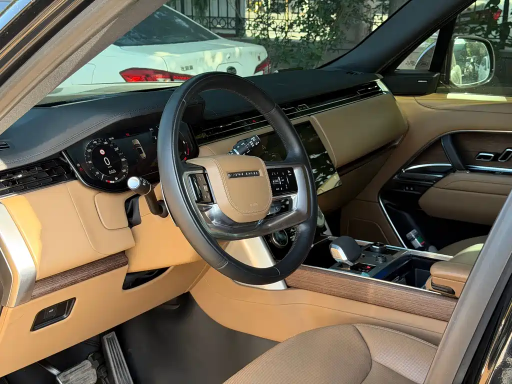 Range Rover 2023 Facelift 3.0 L6 400PS Autobiography LWB