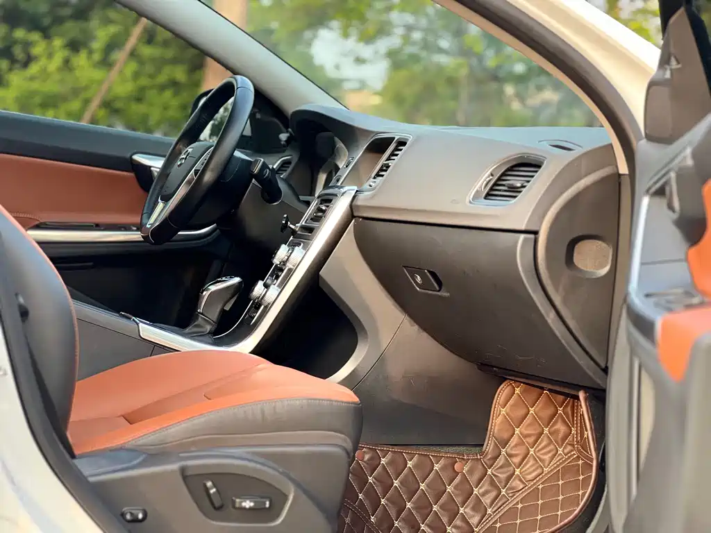 Volvo S60L 2019 T5
