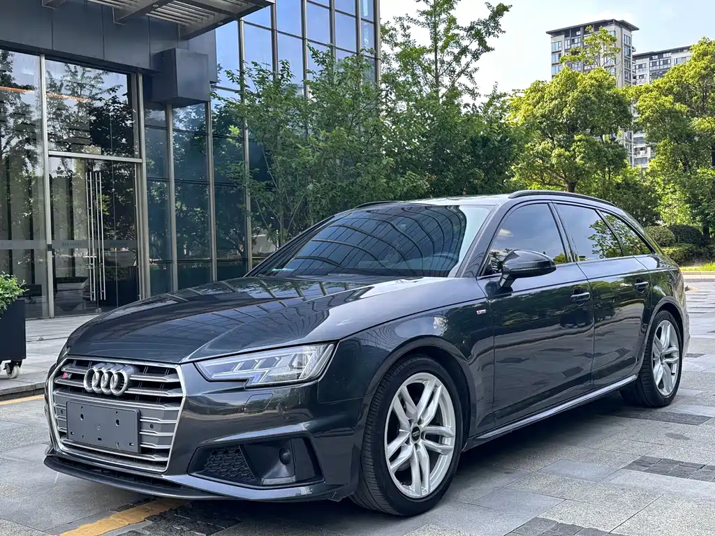 Audi A4 Avant 40 TFSI