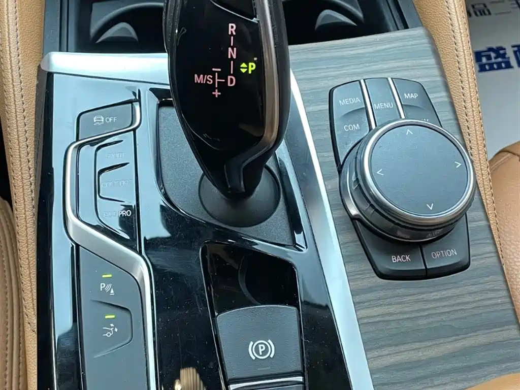 BMW 6 Series GT 2018 630i Luxury Design Package