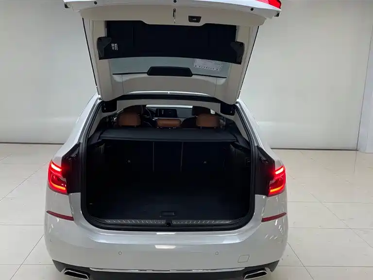 BMW 6 Series GT 2018 630i Luxury Design Package