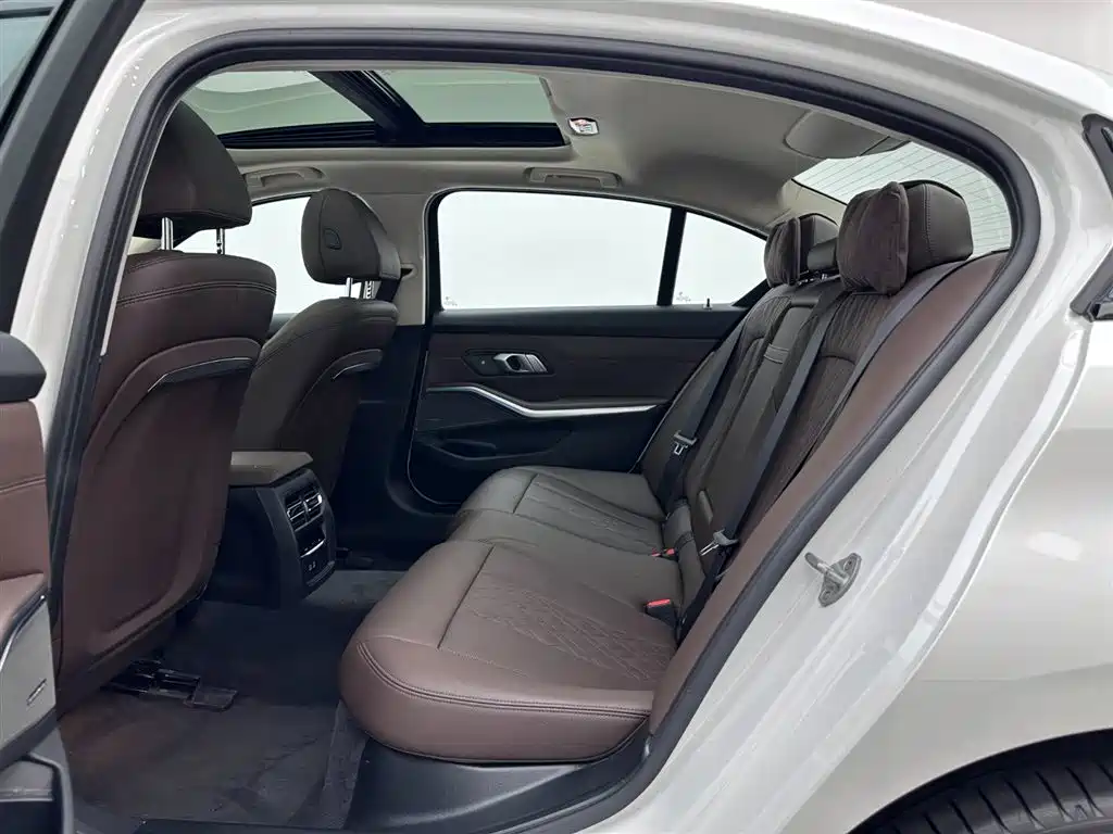 BMW i3 2025 eDrive 40 L M Sport Night Package