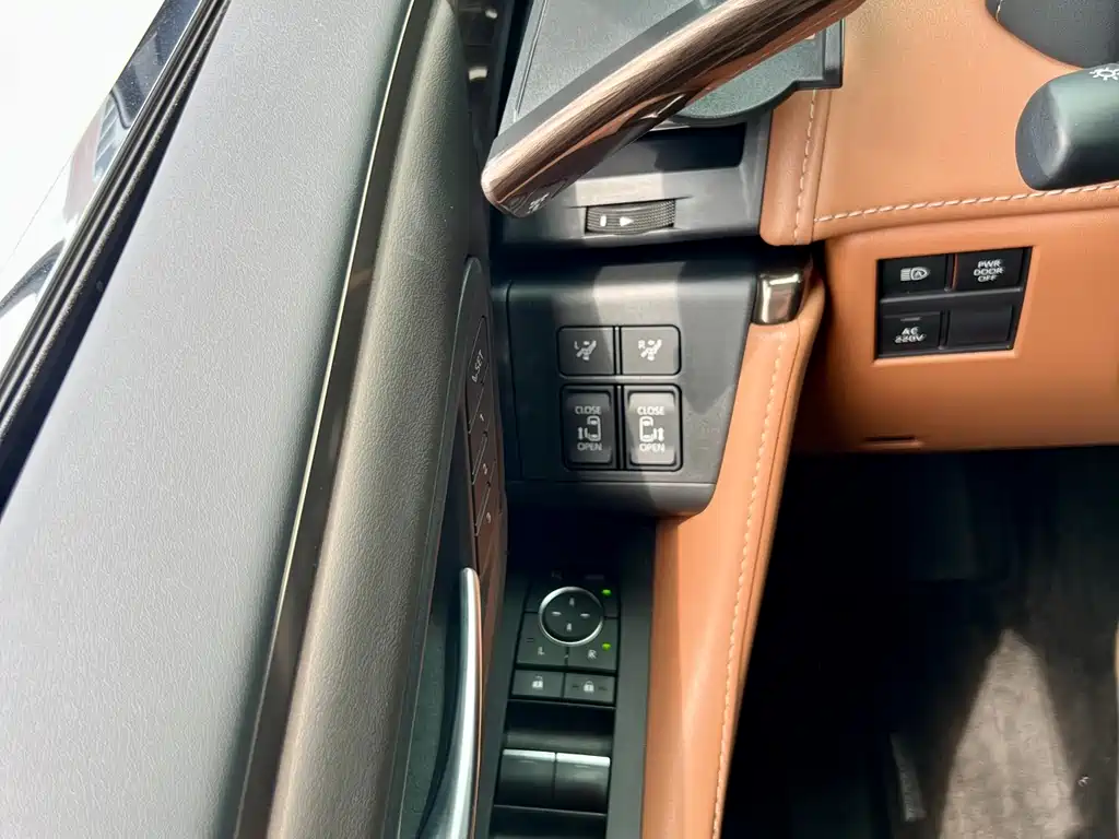 Toyota Vellfire 2024 Crown Hybrid 2.5L Supreme Executive Edition