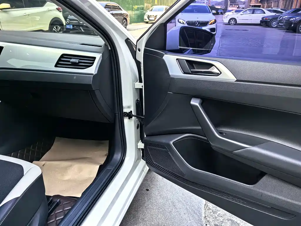 Volkswagen Polo Plus 2019 1.5L Automatic Colorful Tech Edition