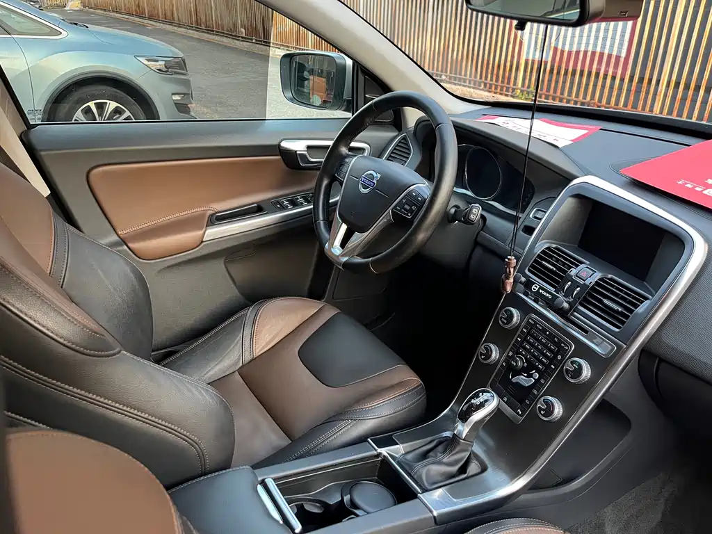 Volvo XC60 2016 T5 Zhiyuan Edition