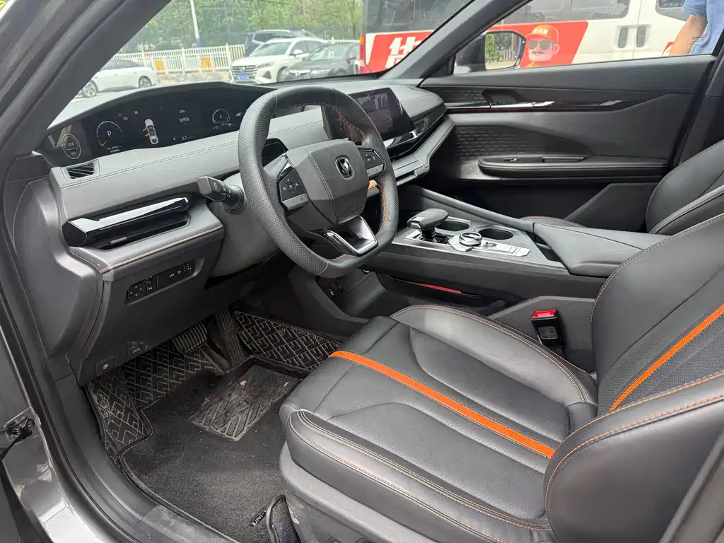 Changan UNI-V 2024 1.5T Prestige Edition
