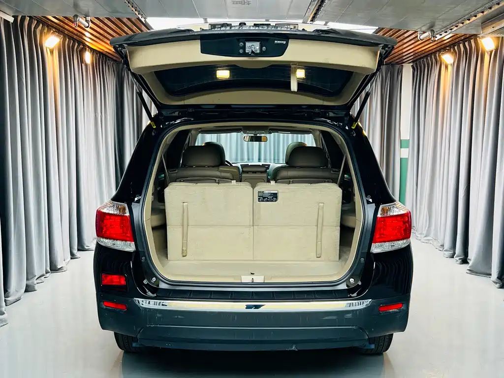 2012 Toyota Highlander 2.7L FWD 7-Seater Luxury Edition